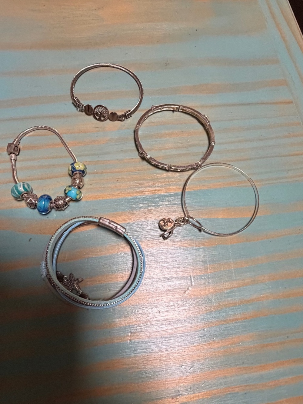 Set of bracelets